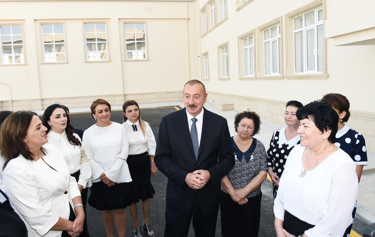 Президент Ильхам Алиев принял участие в церемонии открытия школы №28 в Сабунчинском районе Баку