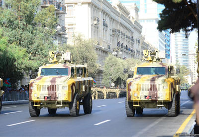 Лучшие моменты грандиозного парада, посвященного 100-летию освобождения Баку от большевистско-дашнакской оккупации - ФОТОРЕПОРТАЖ