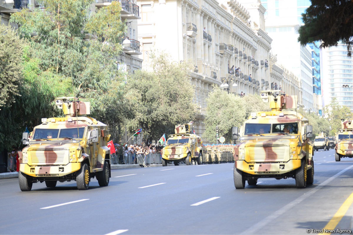 Лучшие моменты грандиозного парада, посвященного 100-летию освобождения Баку от большевистско-дашнакской оккупации