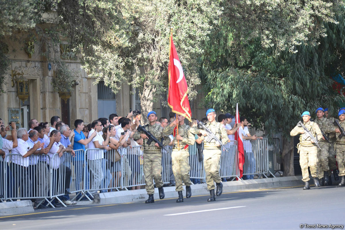 Лучшие моменты грандиозного парада, посвященного 100-летию освобождения Баку от большевистско-дашнакской оккупации