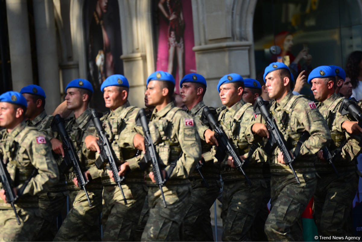 Лучшие моменты грандиозного парада, посвященного 100-летию освобождения Баку от большевистско-дашнакской оккупации