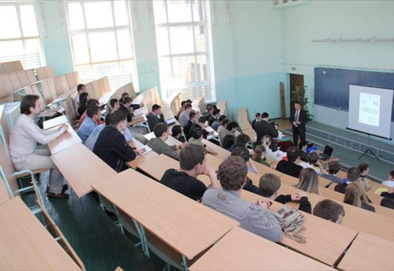 В частные вузы поступают в основном те, кто не смог попасть в государственные