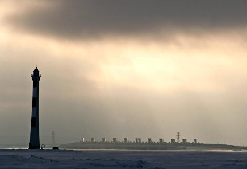 В Петербурге закрыли затворы дамбы из-за угрозы наводнения