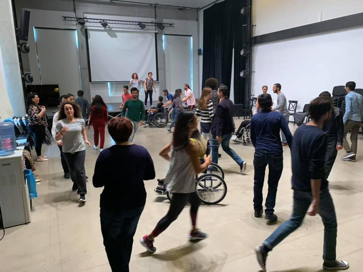 British Council и YARAT реализуют проект для людей без и с ограниченными возможностями