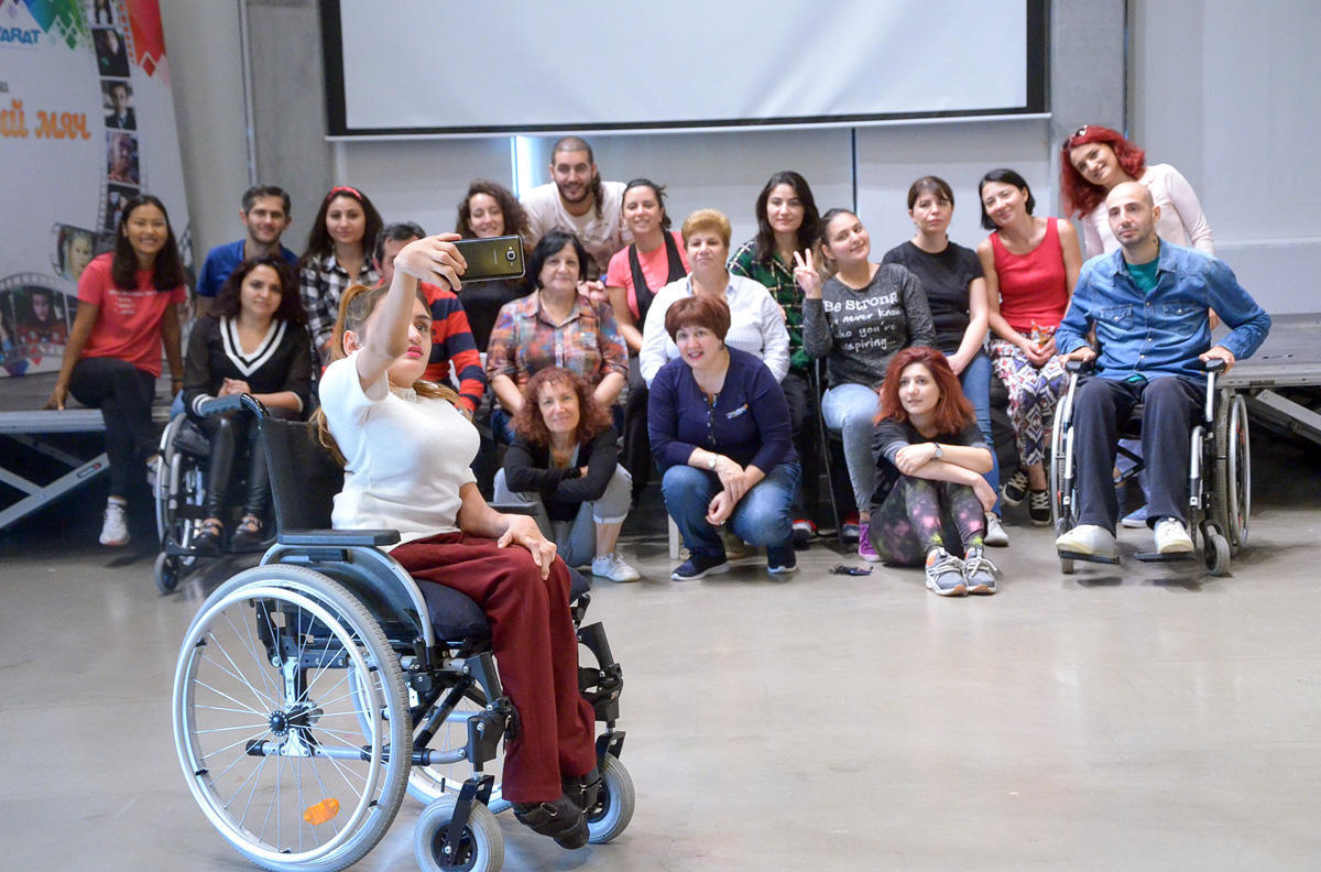 British Council и YARAT реализуют проект для людей без и с ограниченными возможностями