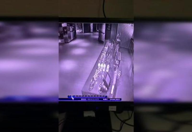 «Призрак» в закрытом ночном клубе в Англии попал на камеры