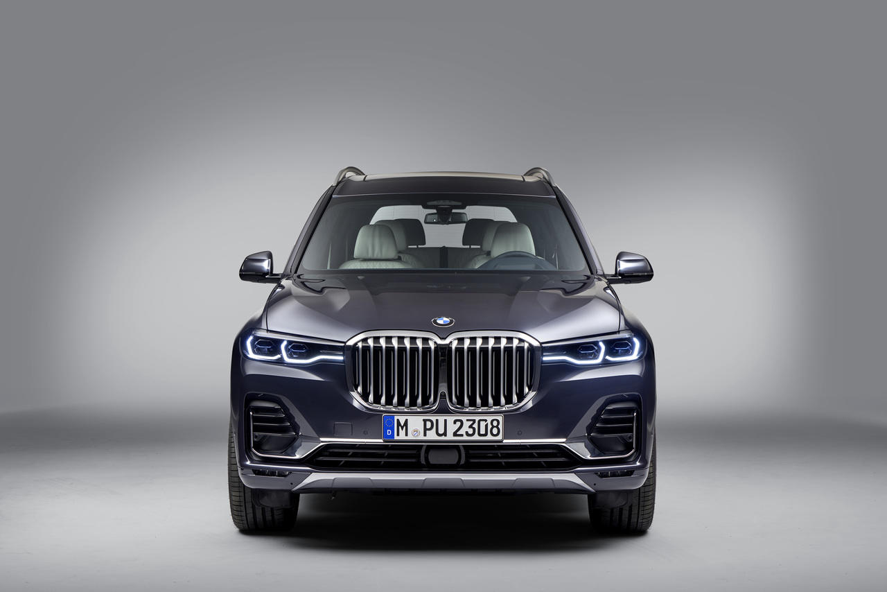 Новый внедорожник BMW X7