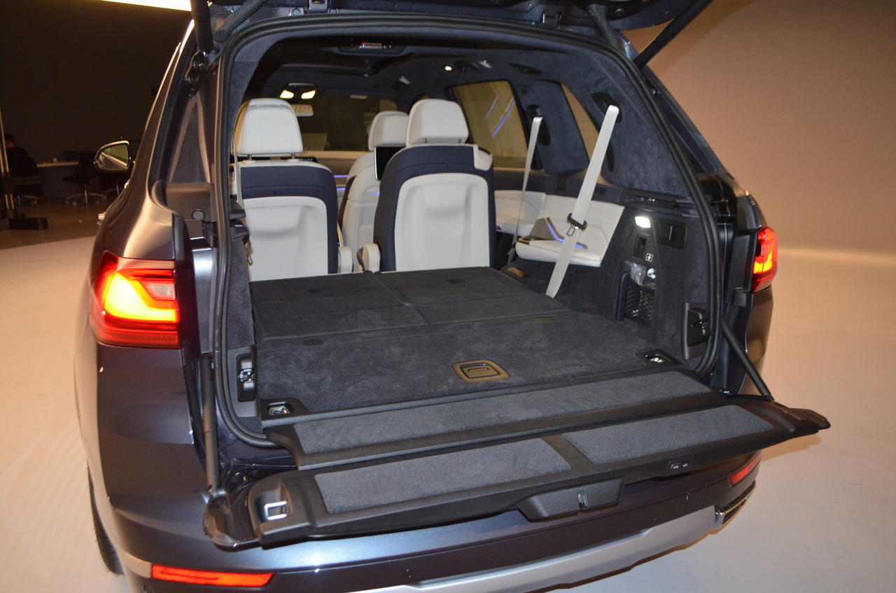 Новый внедорожник BMW X7
