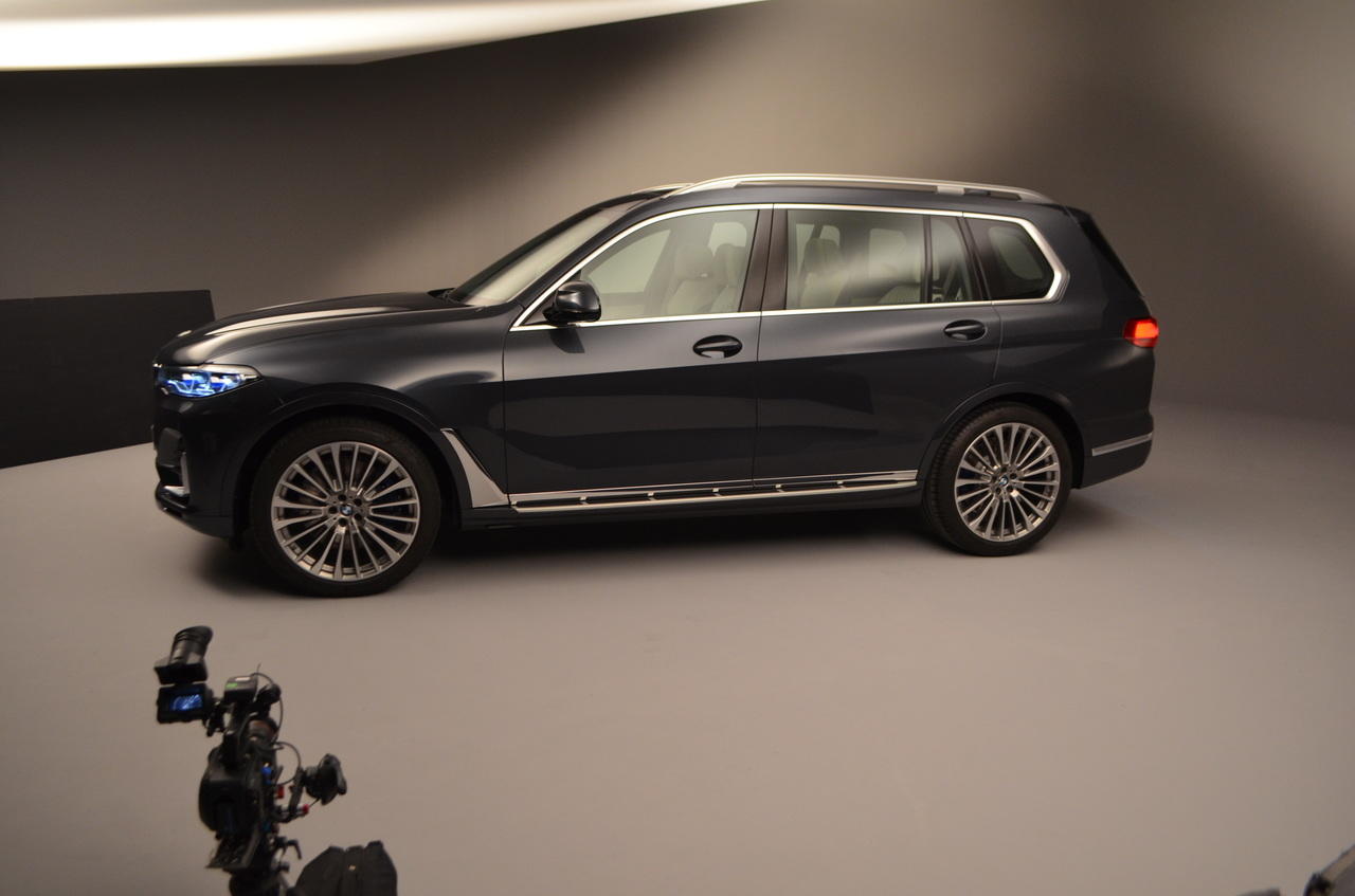 Новый внедорожник BMW X7
