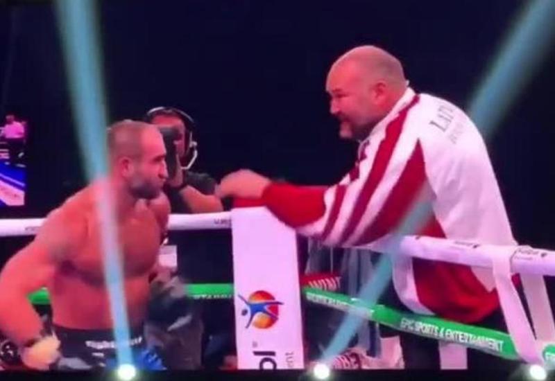 Грузинский боксер расстроился из-за проигрыша и избил своего тренера