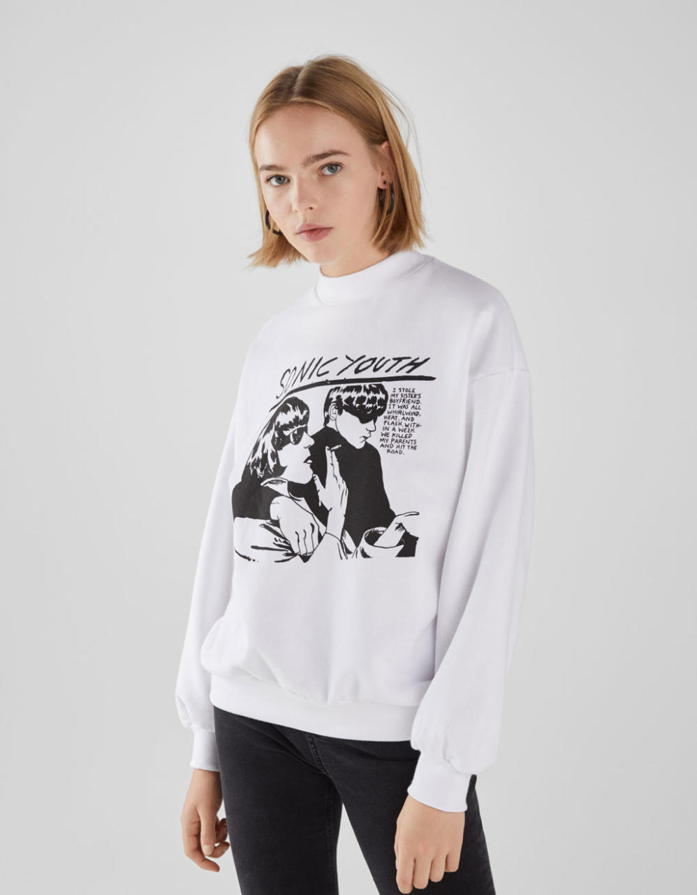 Свитшоты Bershka с цитатой из музыкального альбома группы Sonic Youth сняты с продажи в Азербайджане