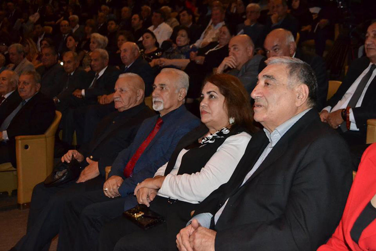 110-летие Тейюба Дамирова торжественно отметили в Центре мугама