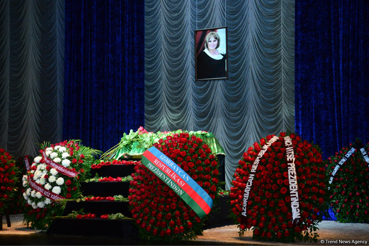В Баку простились с Амалией Панаховой