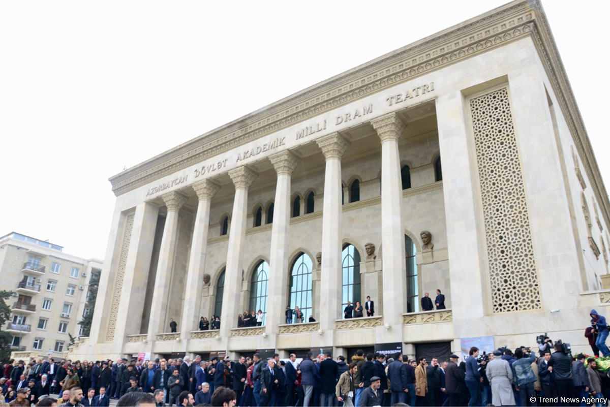 В Баку простились с Амалией Панаховой