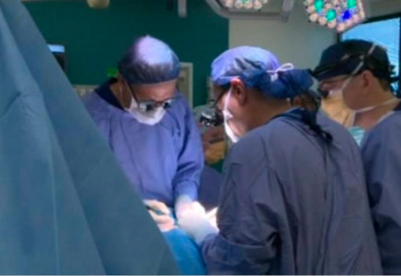 В Австралии хирурги успешно разделили сиамских близнецов