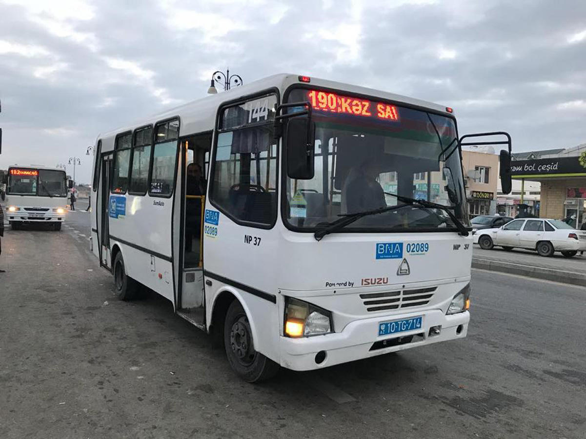 Новые автобусы на улицах Баку
