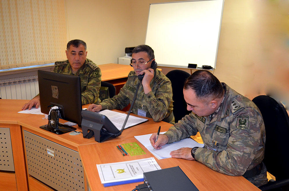 Азербайджанская армия отрабатывает управление боевыми операциями