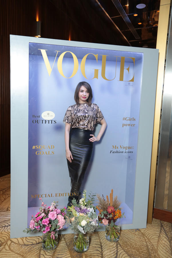 В Баку представили свадебное платье в виде праздничного торта