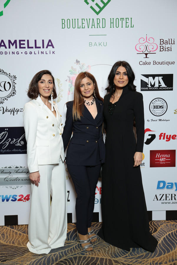 В Баку представили свадебное платье в виде праздничного торта