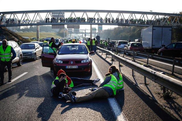 Акции протеста во Франции: число пострадавших выросло до 409 человек