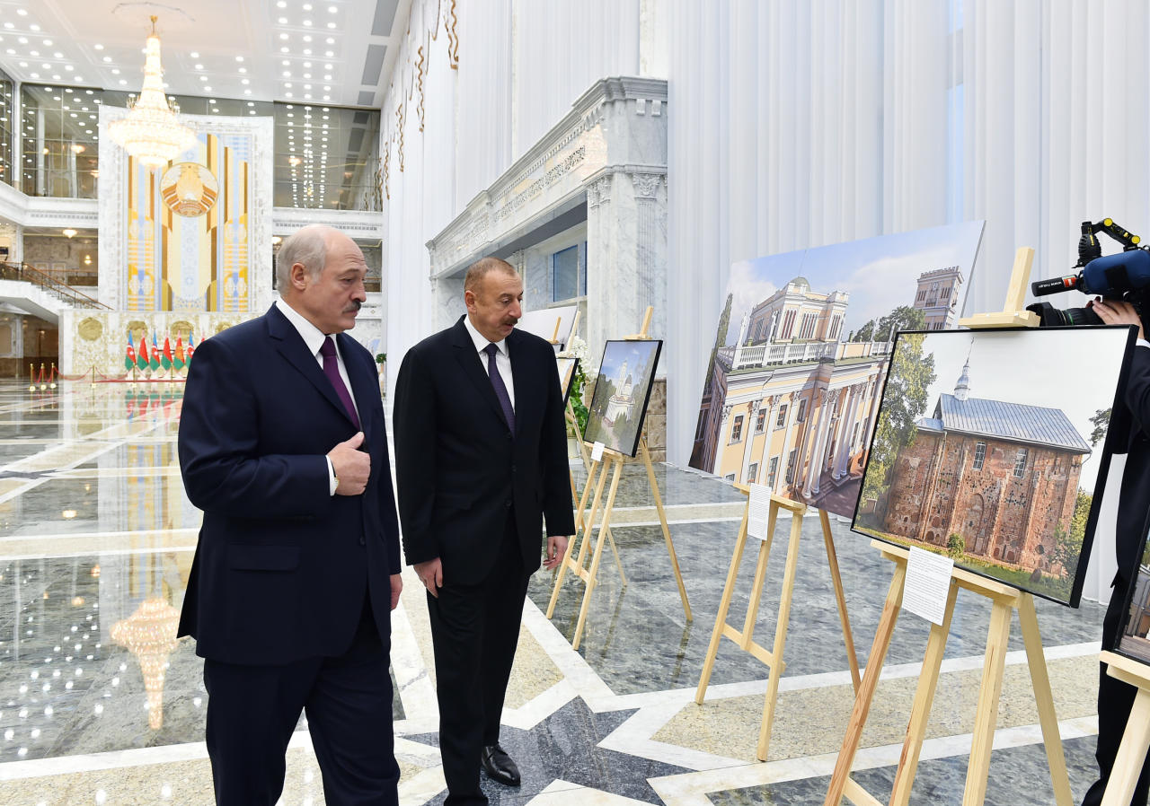 Президенты Азербайджана и Беларуси выступили с заявлениями для печати