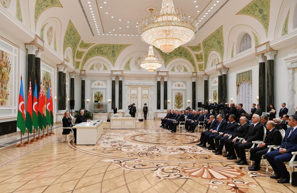 Президенты Азербайджана и Беларуси выступили с заявлениями для печати
