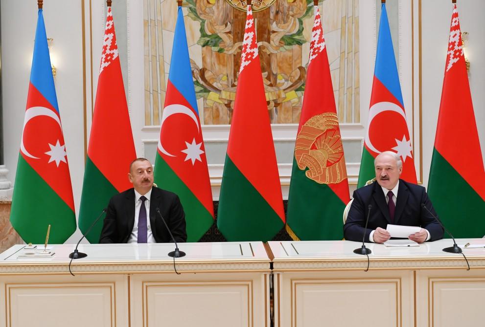 Президенты Азербайджана и Беларуси выступили с заявлениями для печати