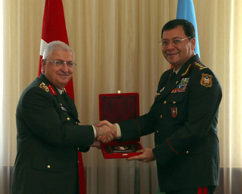 Начальники генштабов Азербайджана и Турции обсудили сотрудничество