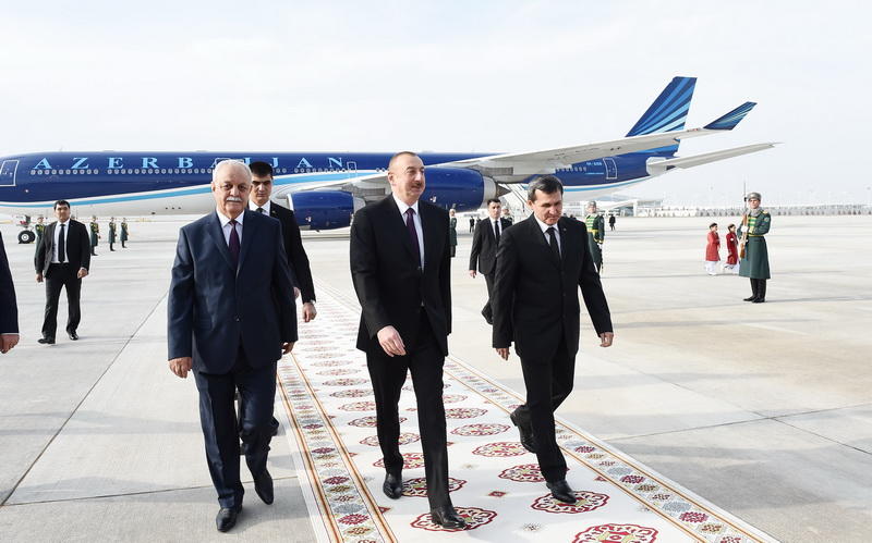 Президенты Азербайджана и Туркменистана выступили с заявлениями для печати