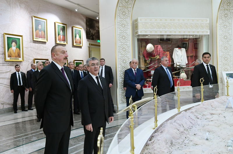 Президенты Азербайджана и Туркменистана выступили с заявлениями для печати