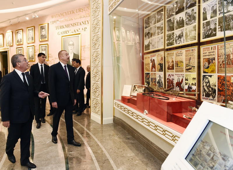 Президенты Азербайджана и Туркменистана выступили с заявлениями для печати