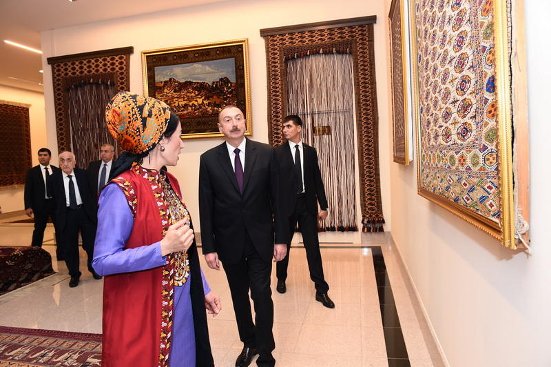 Президенты Азербайджана и Туркменистана выступили с заявлениями для печати