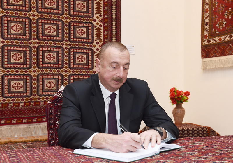 Президенты Азербайджана и Туркменистана выступили с заявлениями для печати