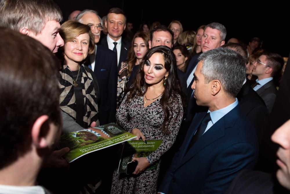 Вице-президент Фонда Гейдара Алиева Лейла Алиева приняла участие в открытии выставки «Семь красавиц» в Москве