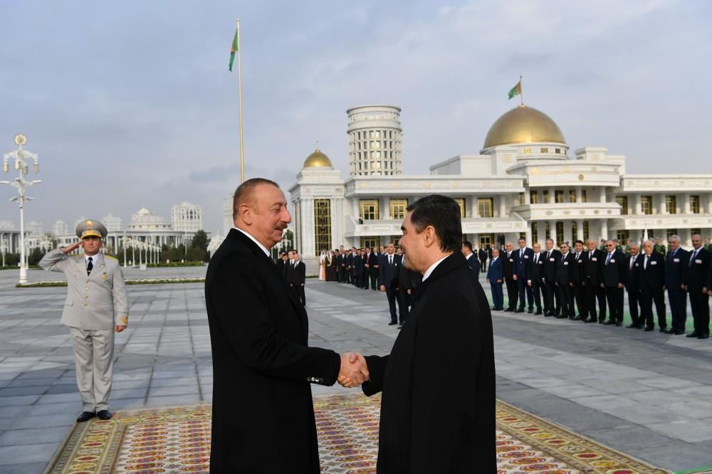 Президенты Азербайджана и Туркменистана выступили с заявлениями для печати