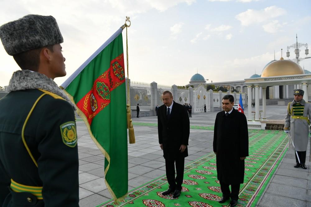 Президенты Азербайджана и Туркменистана выступили с заявлениями для печати