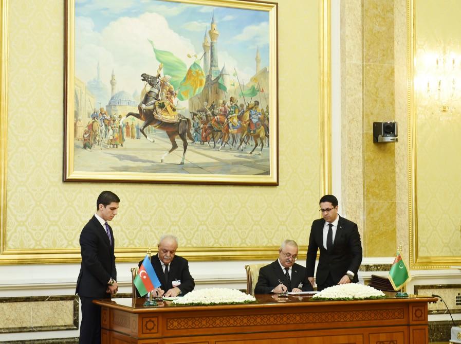 Президенты Азербайджана и Туркменистана выступили с заявлениями для печати