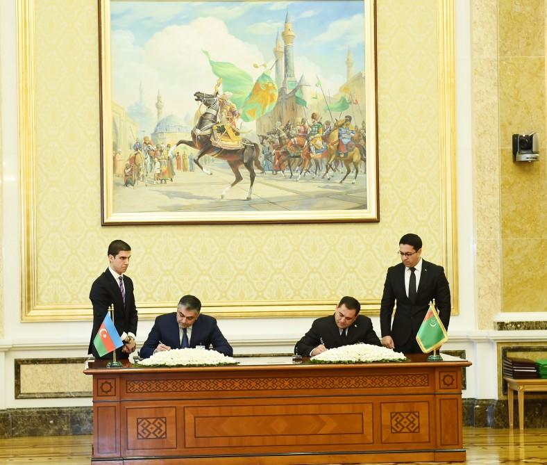 Президенты Азербайджана и Туркменистана выступили с заявлениями для печати