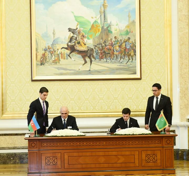 Президенты Азербайджана и Туркменистана выступили с заявлениями для печати