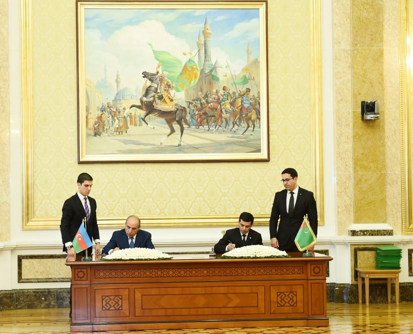 Президенты Азербайджана и Туркменистана выступили с заявлениями для печати