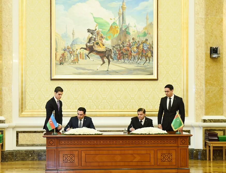 Президенты Азербайджана и Туркменистана выступили с заявлениями для печати