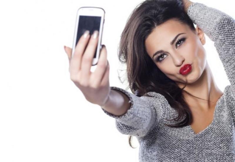 “Selfi psixi pozuntudur” - Psixoloq qorxunc faktlar açıqladı
