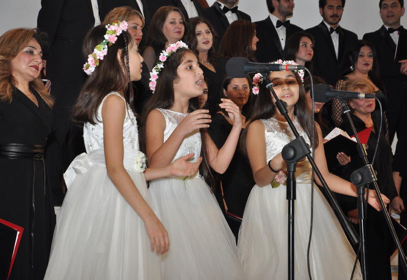 Azərbaycan Dövlət Uşaq Filarmoniyasının “Şəms” uşaq xoru Dövlət Xor Kapellası ilə bir səhnəni bölüşdü