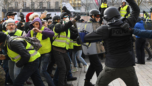 Протестные акции в Париже: задержано более 1700 человек, десятки раненых