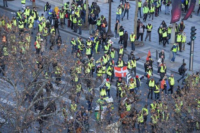 Протестные акции в Париже: задержано более 1700 человек, десятки раненых