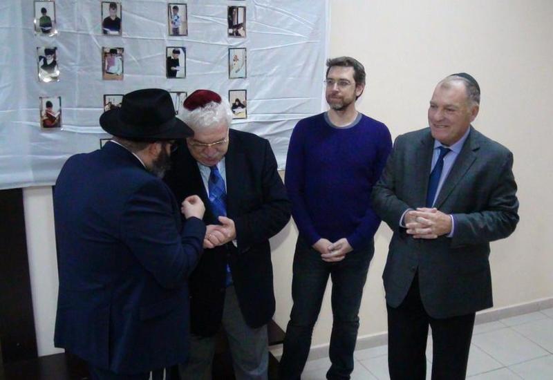 Михаил Гусман побывал в бакинской еврейской школе