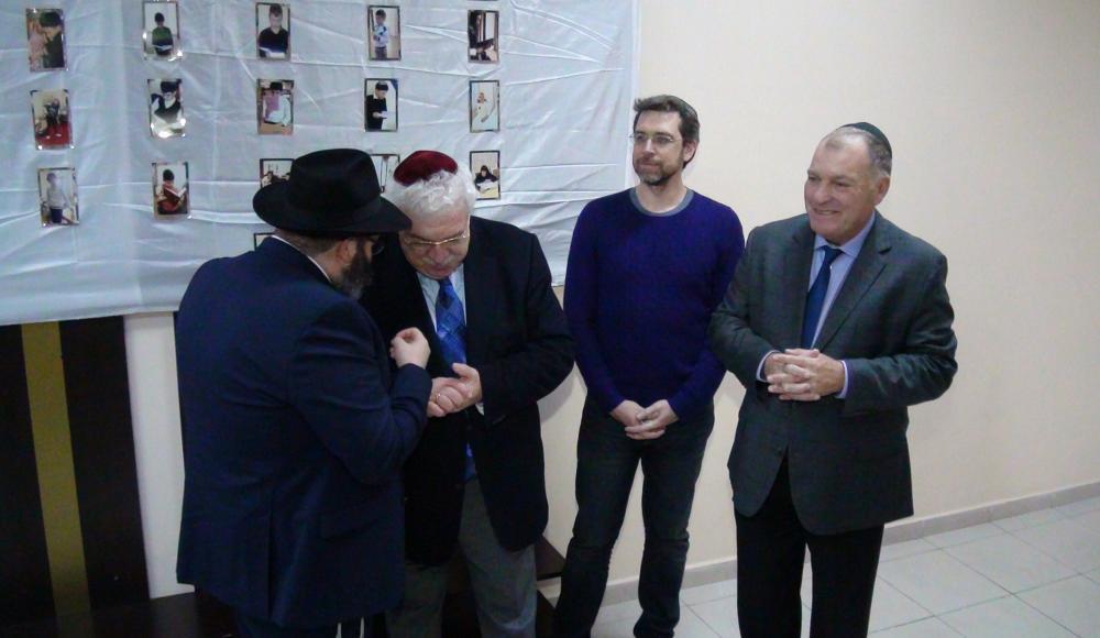Михаил Гусман побывал в бакинской еврейской школе