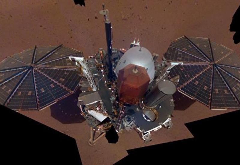 Зонд InSight сделал первые "селфи" на поверхности Марса