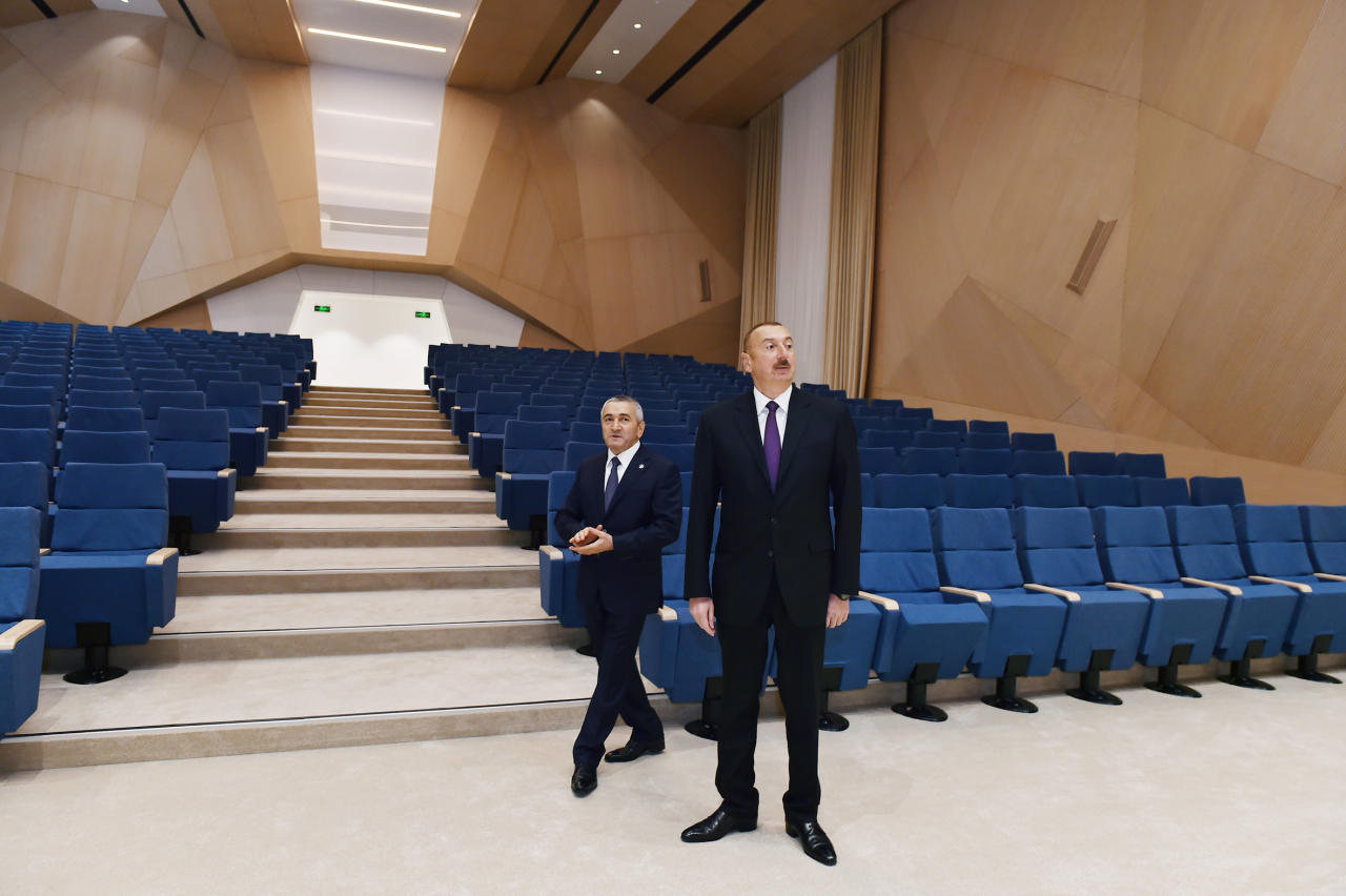 Президент Ильхам Алиев принял участие в открытии Центра молодежи в Баку
