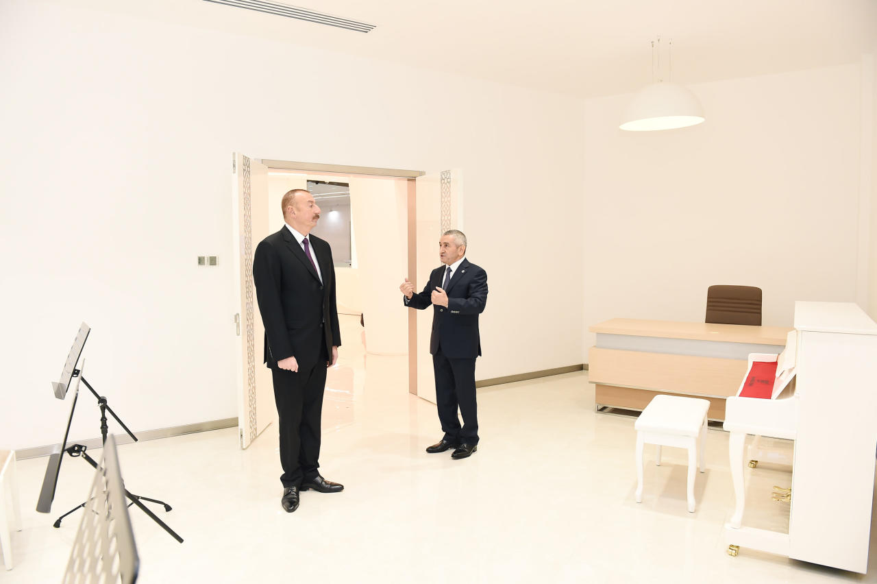 Президент Ильхам Алиев принял участие в открытии Центра молодежи в Баку